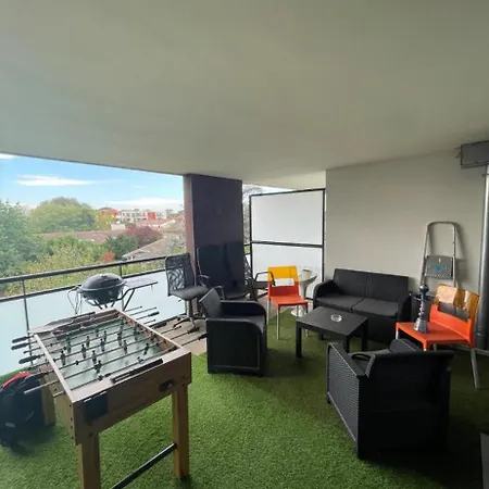 Chambre Dans Un Avec Parking Prive شقة