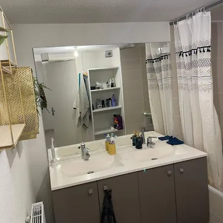 Apartmán Chambre Dans Un Avec Parking Prive